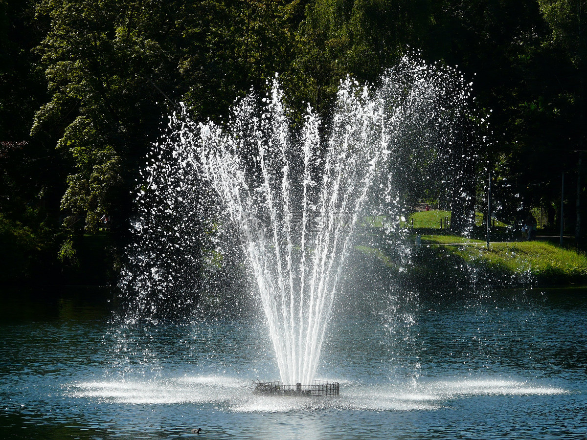 美丽的喷泉水景图片素材_免费下载_jpg图片格式_高清