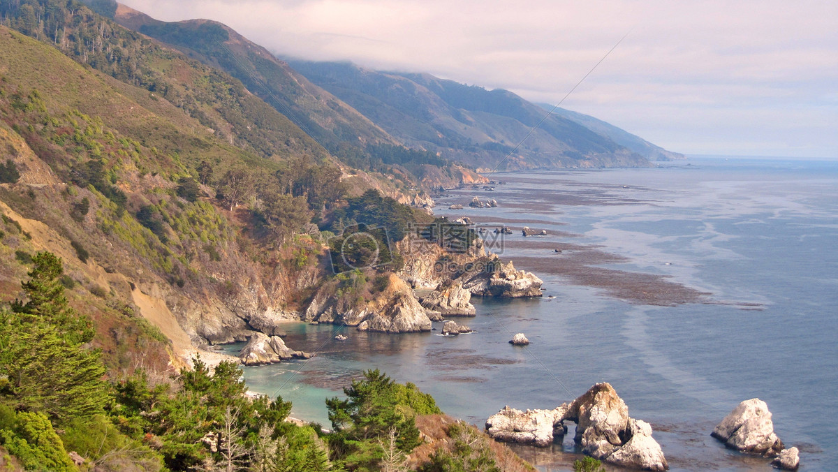 山脉和大海海面