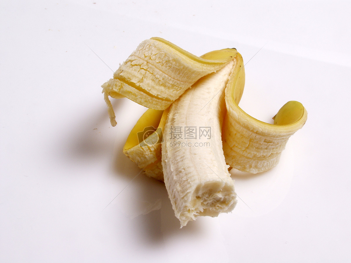 剥皮后的香蕉