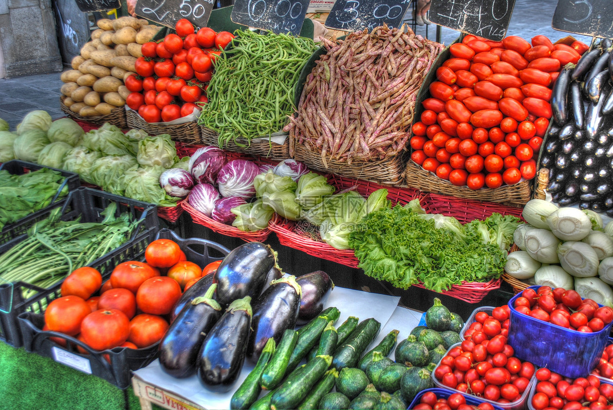 五颜六色的蔬菜市场
