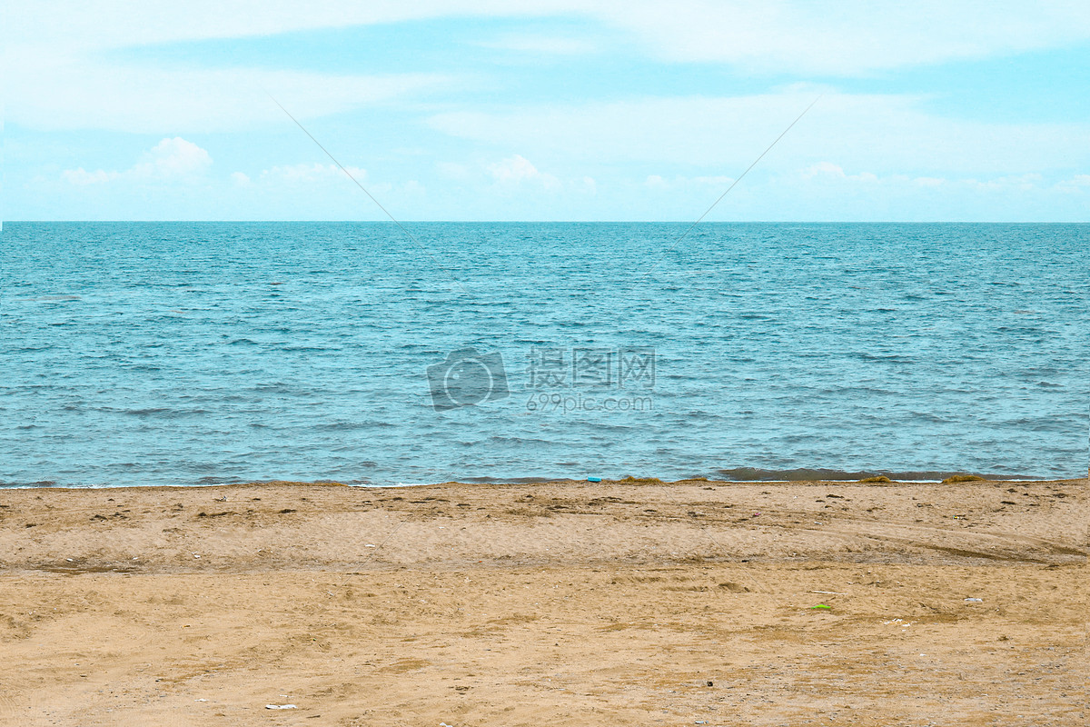 照片 自然风景 淡蓝色的青海湖.