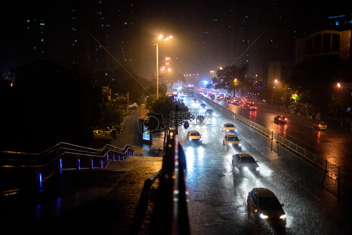 雨夜斑斓