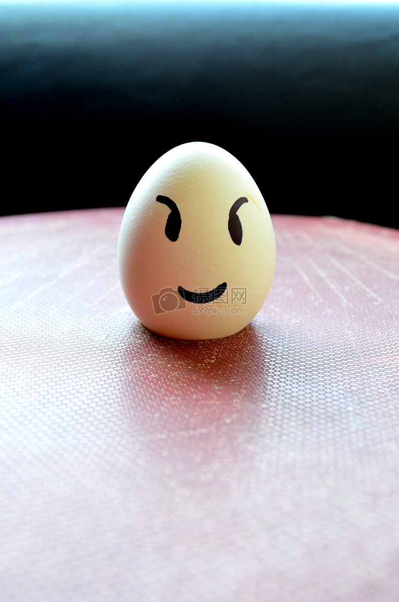 画笑脸的鸡蛋
