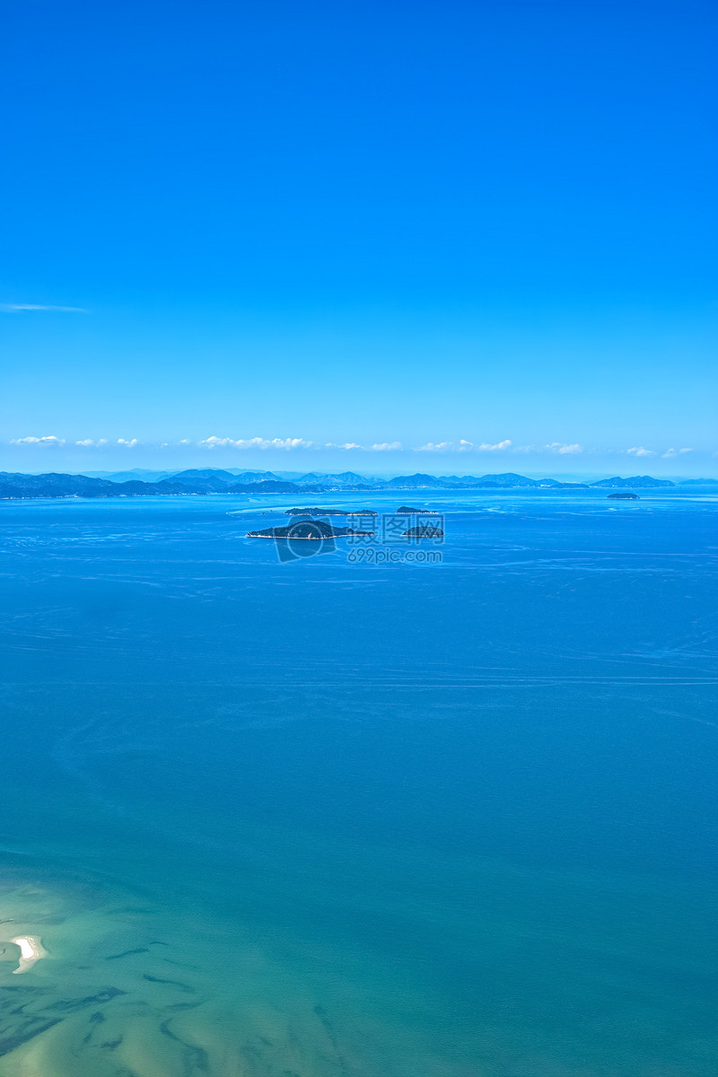 蓝色大海里的海石