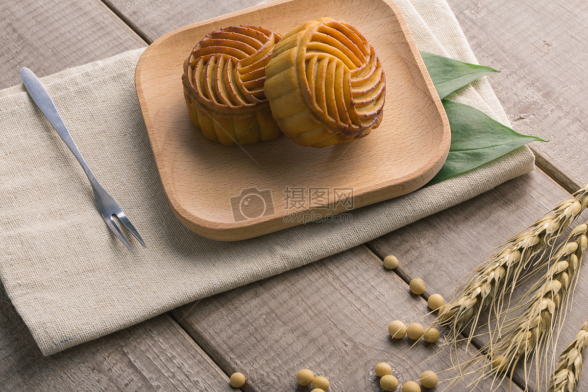 中秋节传统美食月饼摆拍