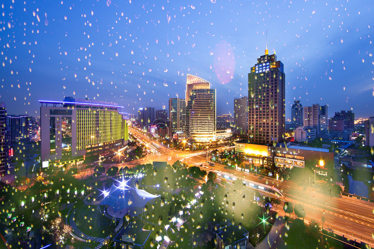 下雨的城市