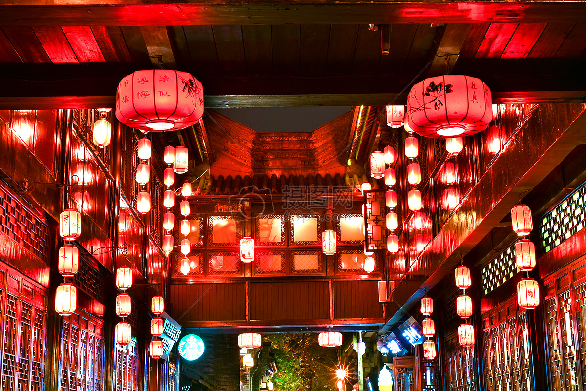 挂在锦里街上的红灯笼，中国成都 (© Philippe LEJEANVRE/Getty Images)