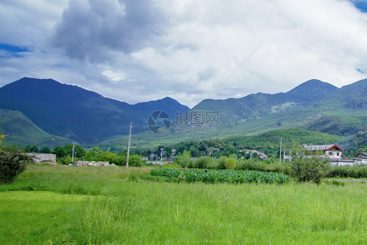 香格里拉普达措国家地理公园春天景色