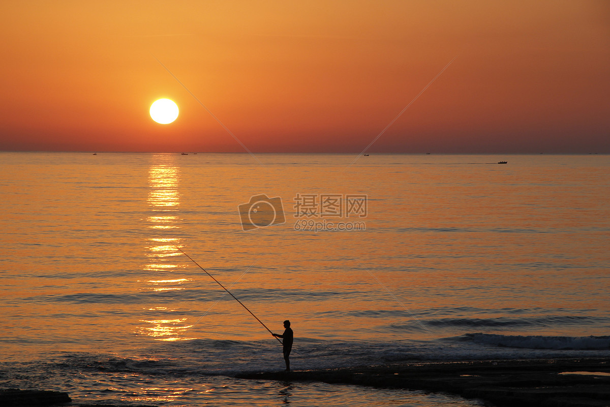 夕阳下垂钓