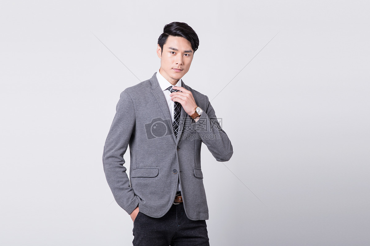 商务白领整理服装着装西装衣领