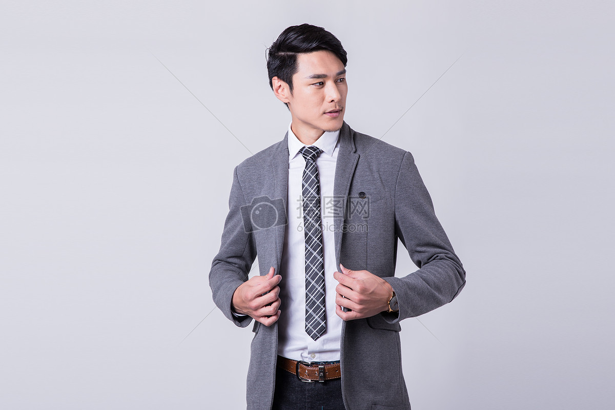 商务白领整理服装着装西装衣领