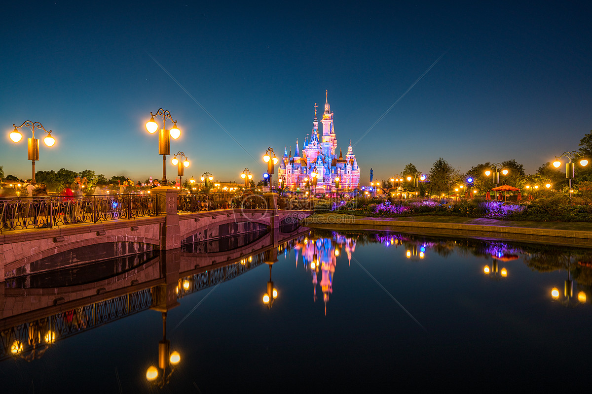 迪士尼城堡夜景