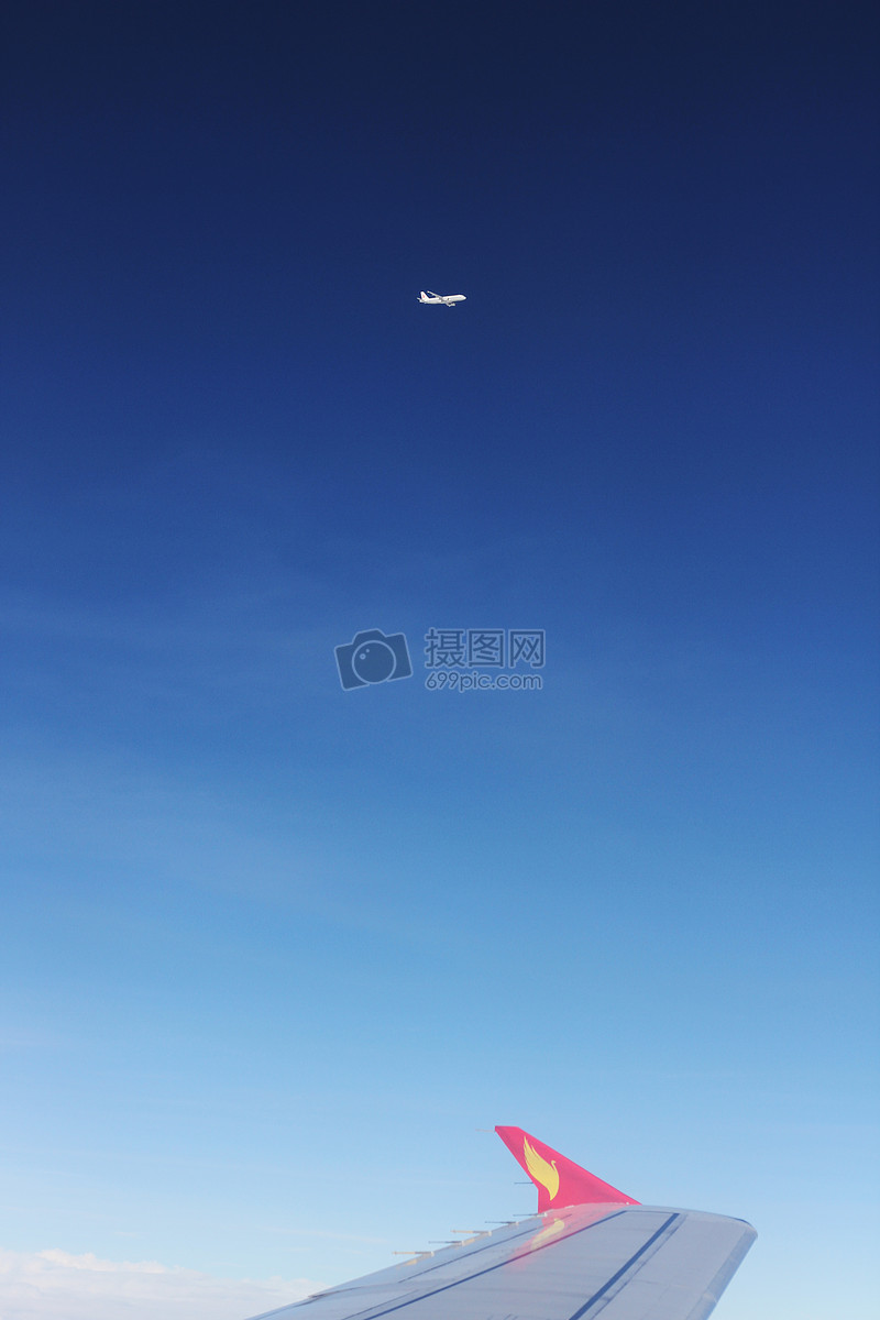 天空飞翔