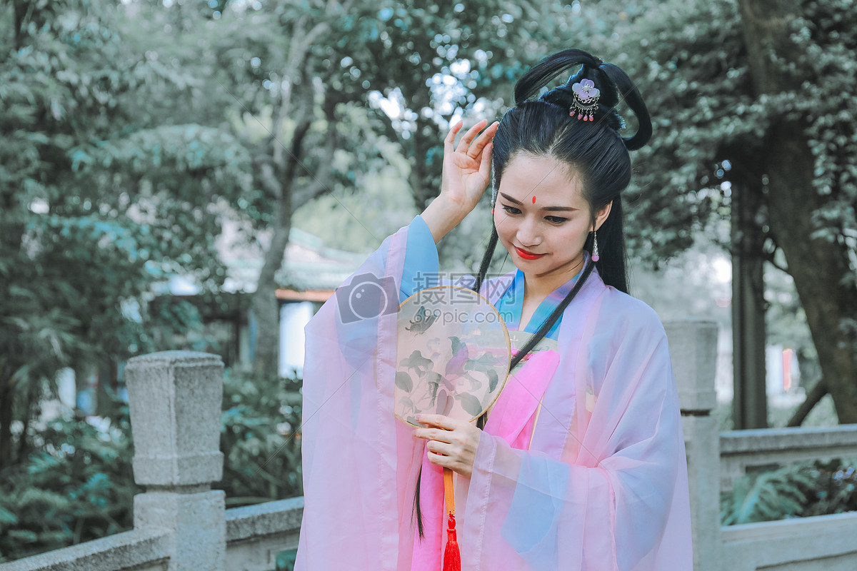 姐妹汉服古装高清图片下载-正版图片500424073-摄图网