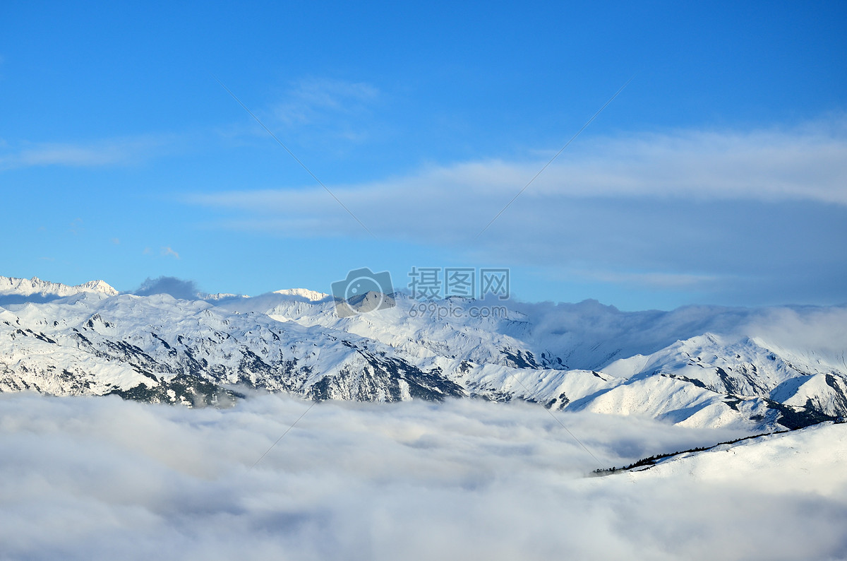 雪山之巅图片素材_免费下载_jpg图片格式_VRF高清图片500428119_摄图网