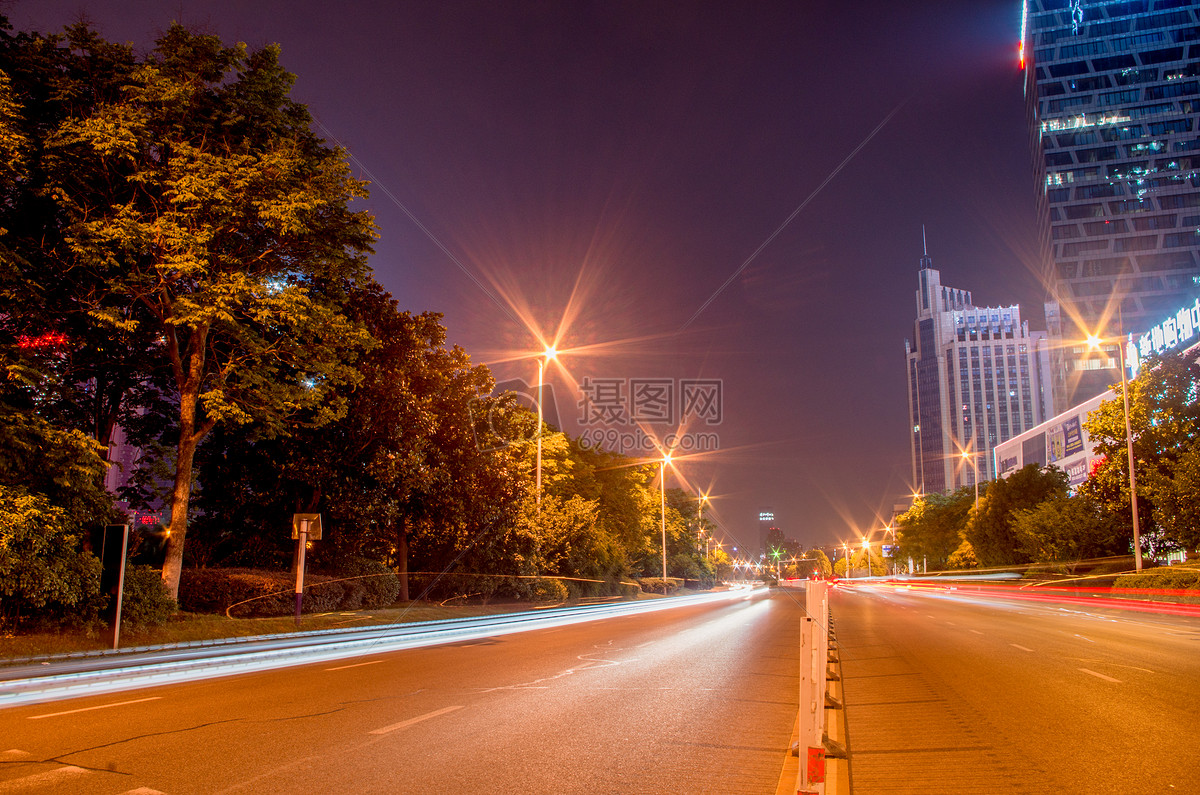 城市道路-光轨与天空图片素材_免费下载_jpg图片格式