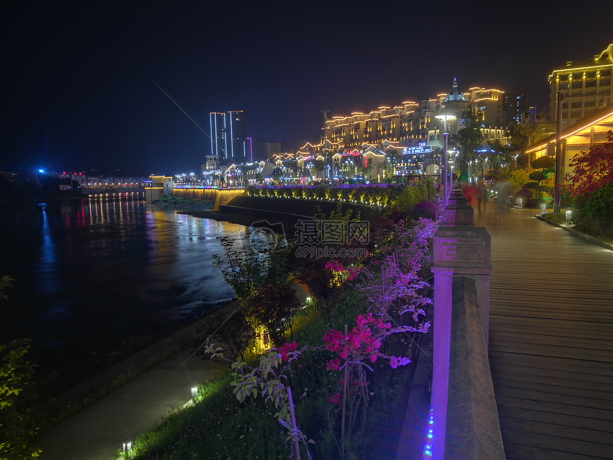 赤水市河滨西路夜景