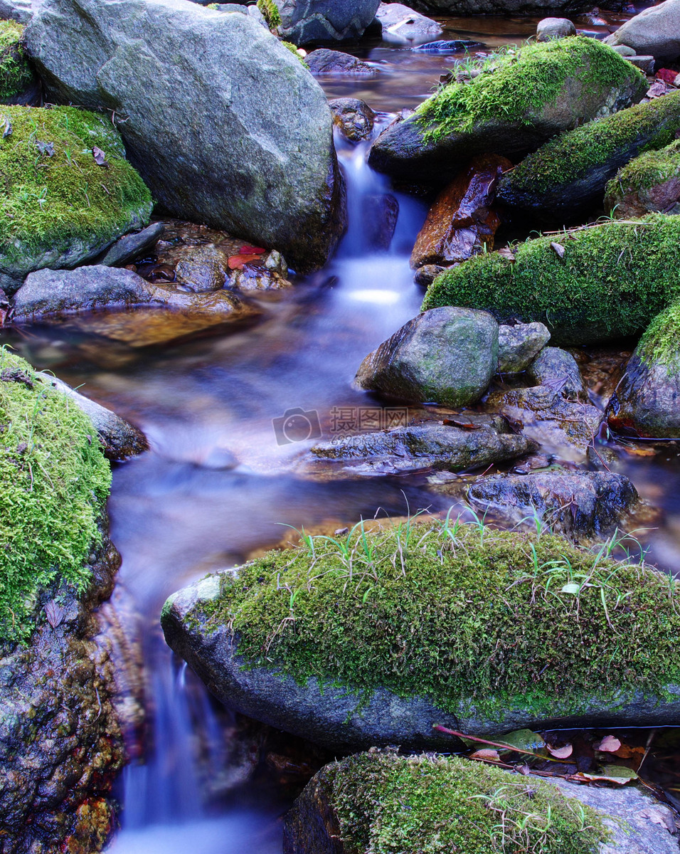 照片 自然风景 山间流水.