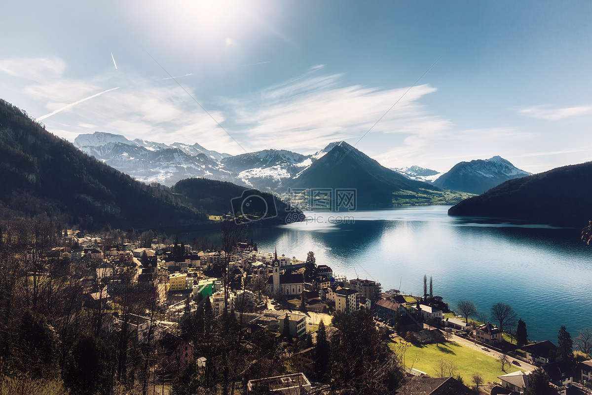 瑞士阿尔卑斯山,山,房子,蓝色天空,风景图片_4K风景图片高清壁纸_墨鱼部落格