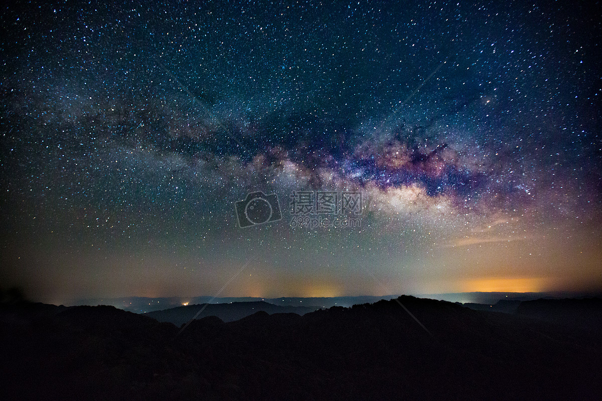 夜空中的银河