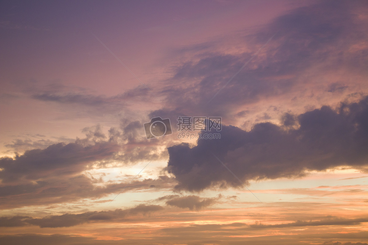 夏日傍晚的天空