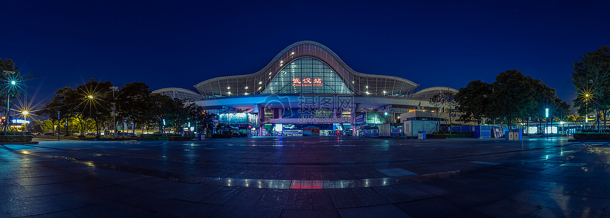 中国第一高铁站武汉站夜景全貌