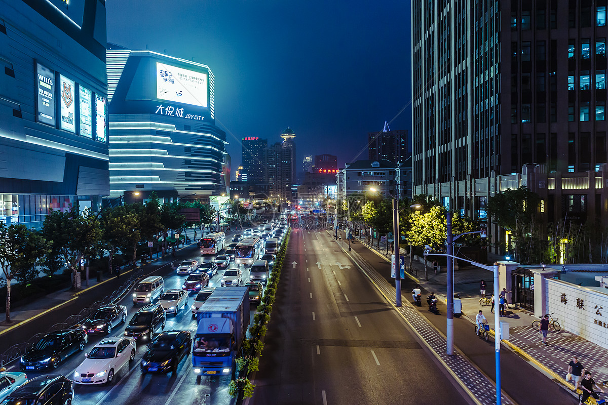 城市夜晚马路车流