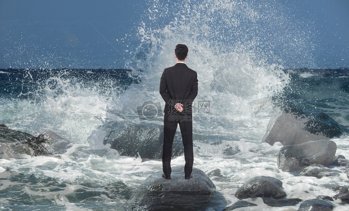 海边的商务男人
