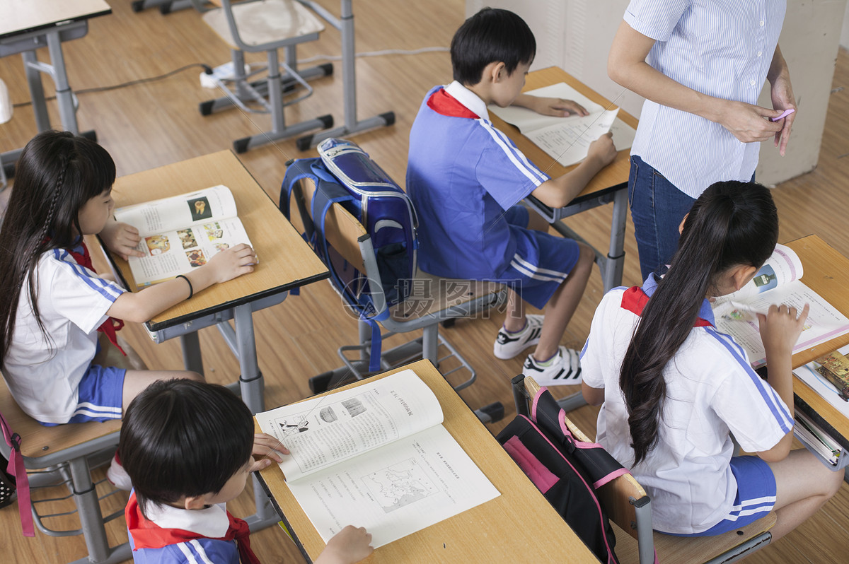 教室里正在上课老师学生们图片素材_免费下载_jpg图片