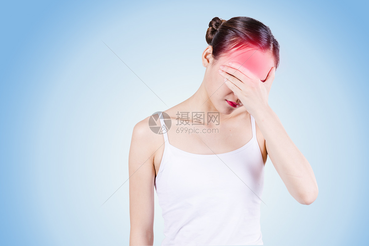 美女头疼