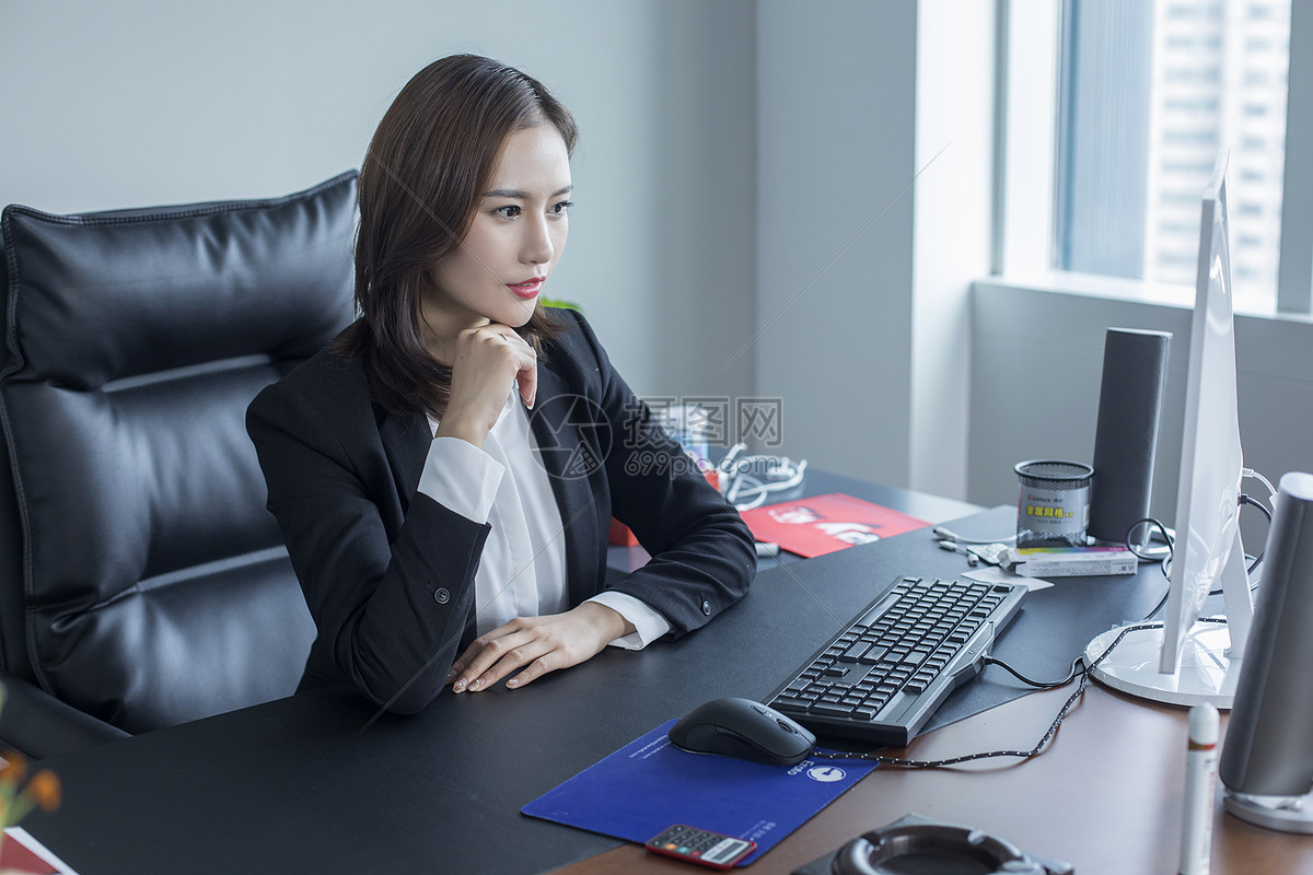 成功女性商务办公商务人士人物