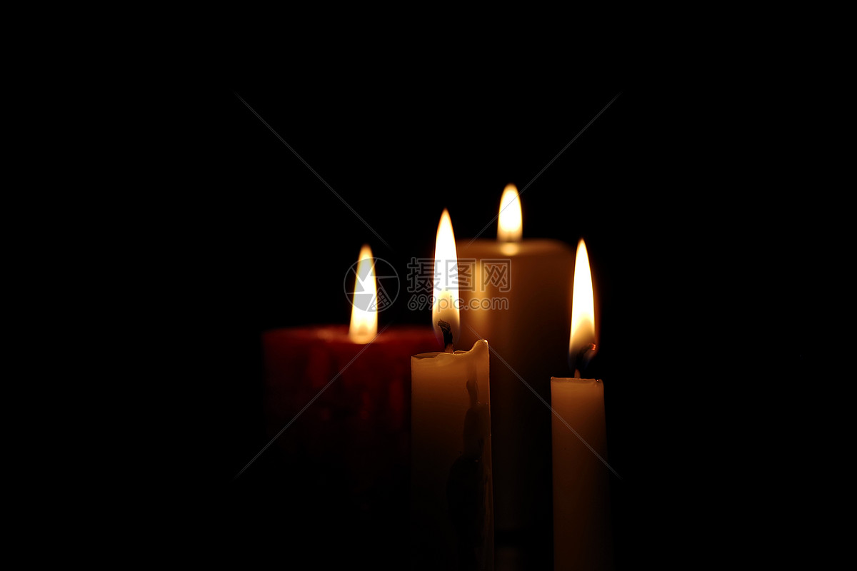 祈福祝福燃烧的蜡烛高清图片下载-正版图片500547059-摄图网