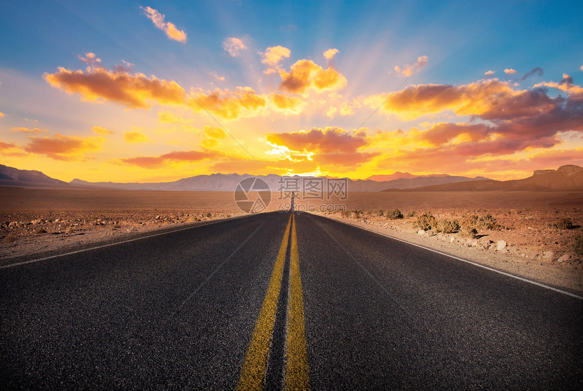 夕阳公路背景图片素材-正版创意图片500735234-摄图网