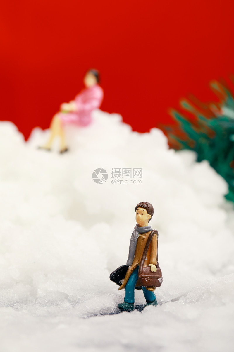 圣诞装置雪地里的小人