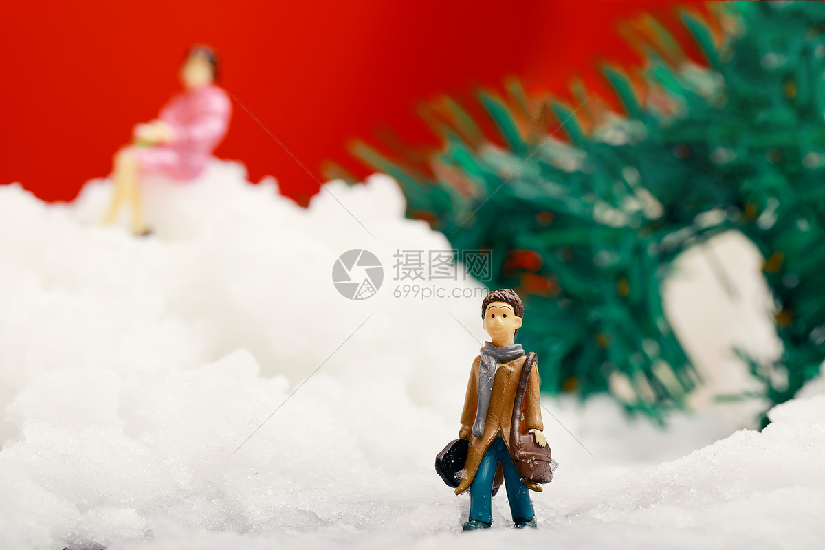圣诞装置雪地里的小人
