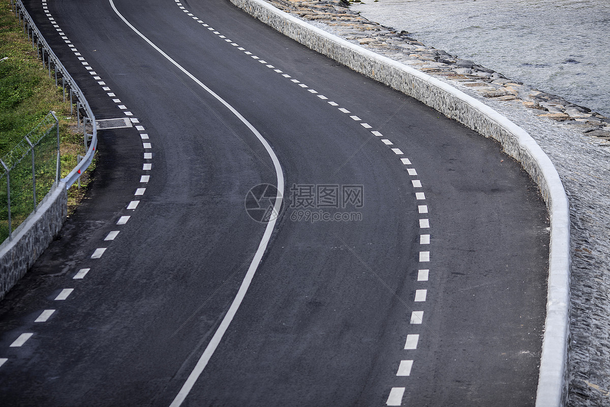 无人的公路