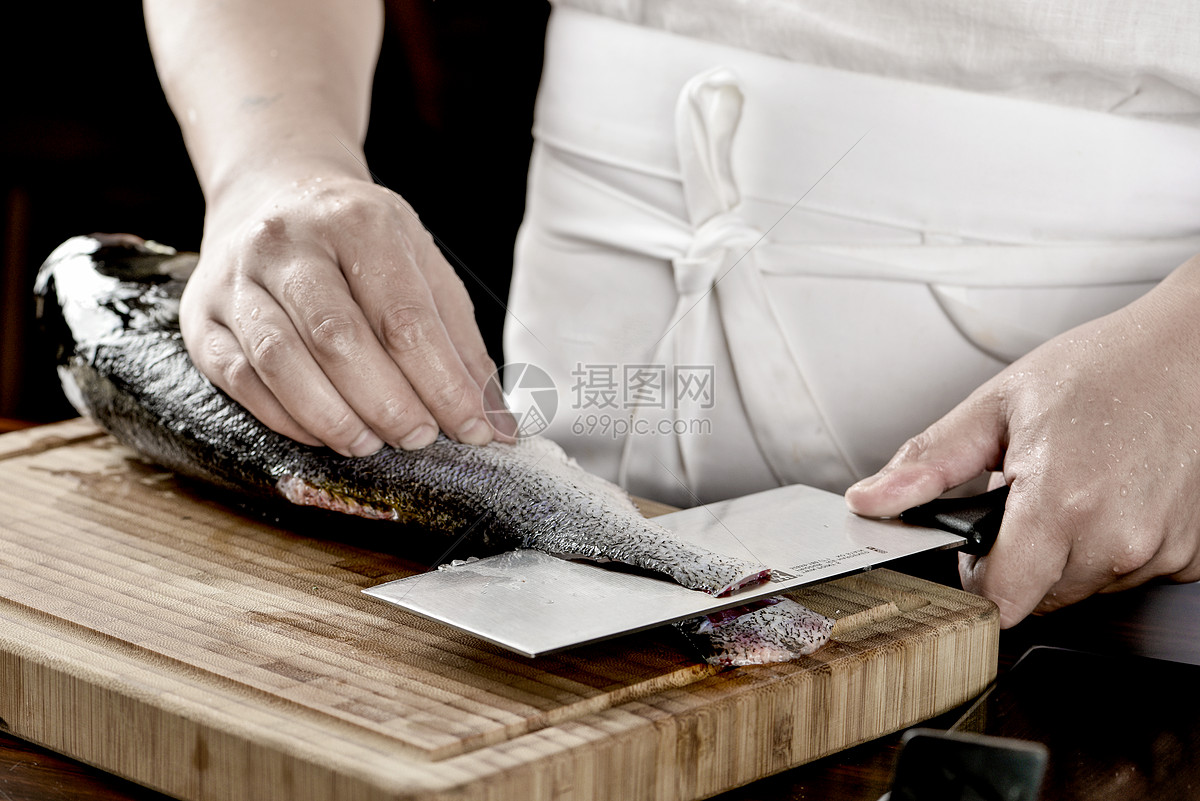 全自动杀鱼机开背/开肚杀鱼即轻松又不影响鱼肉质量-杭州旭众机械设备有限公司