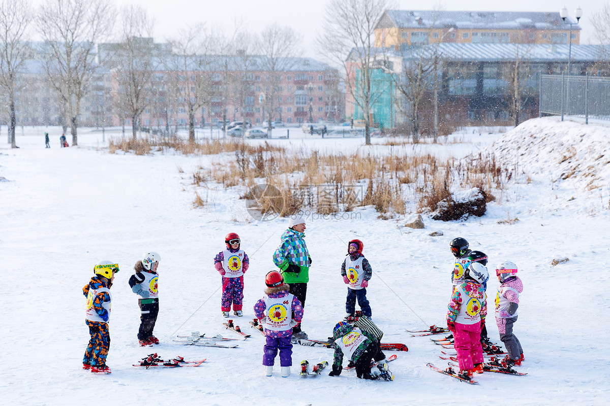 世界雪日暨国际儿童滑雪节在西宁开幕_省内新闻_西宁市城东区人民政府