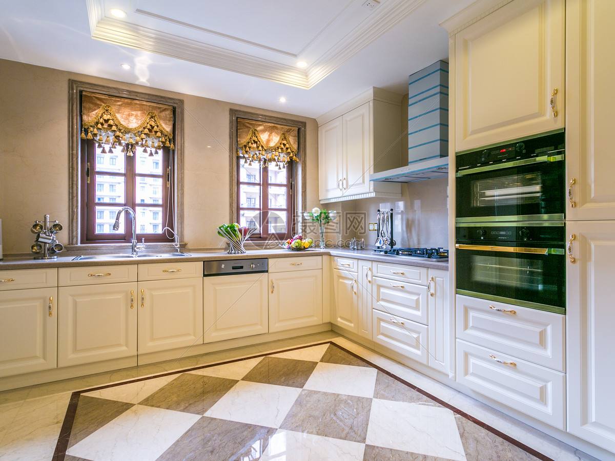 欧式华丽豪宅厨房装修效果图 – 设计本装修效果图