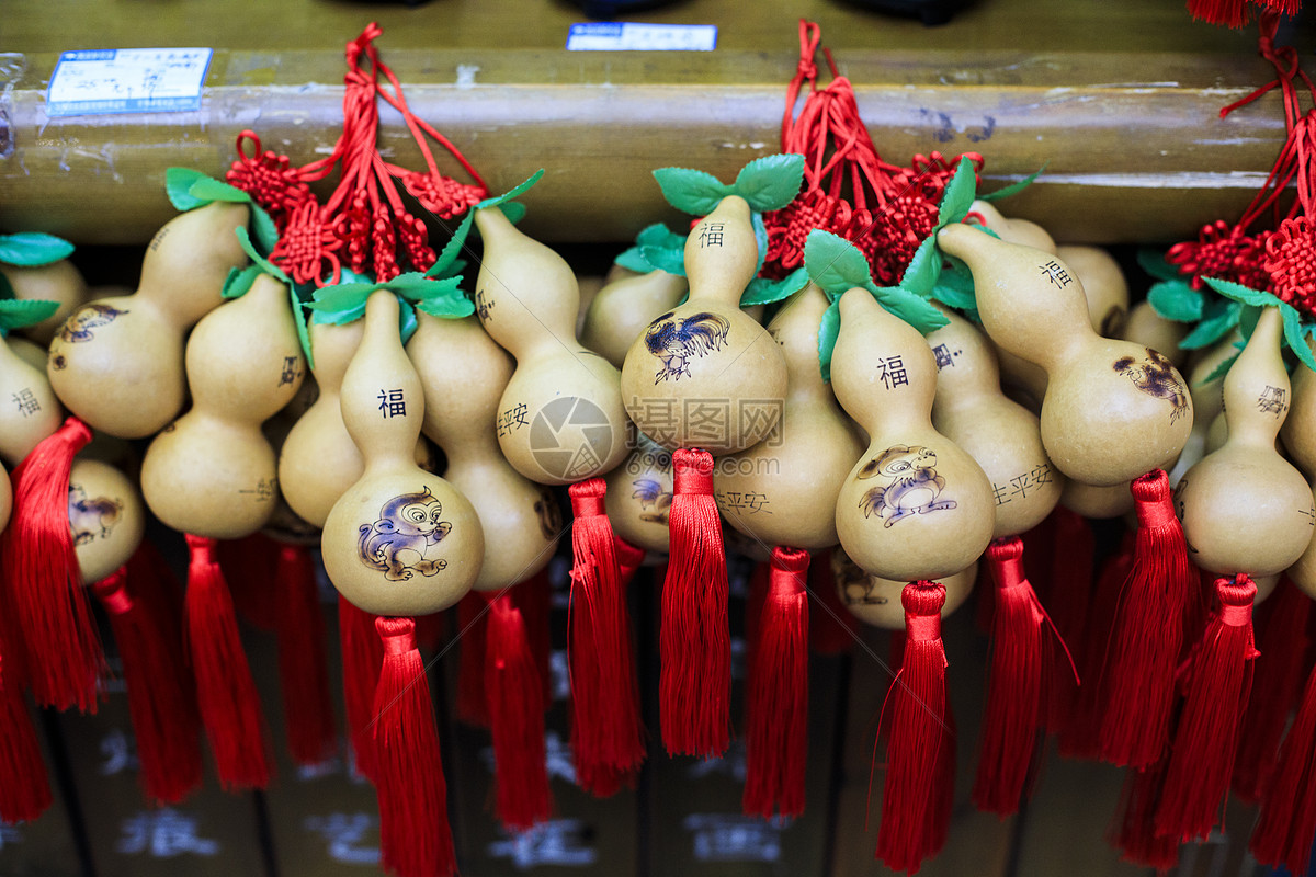唯美图片 节日假日 新年的吉祥葫芦jpg  分享: qq好友 微信朋友圈 qq