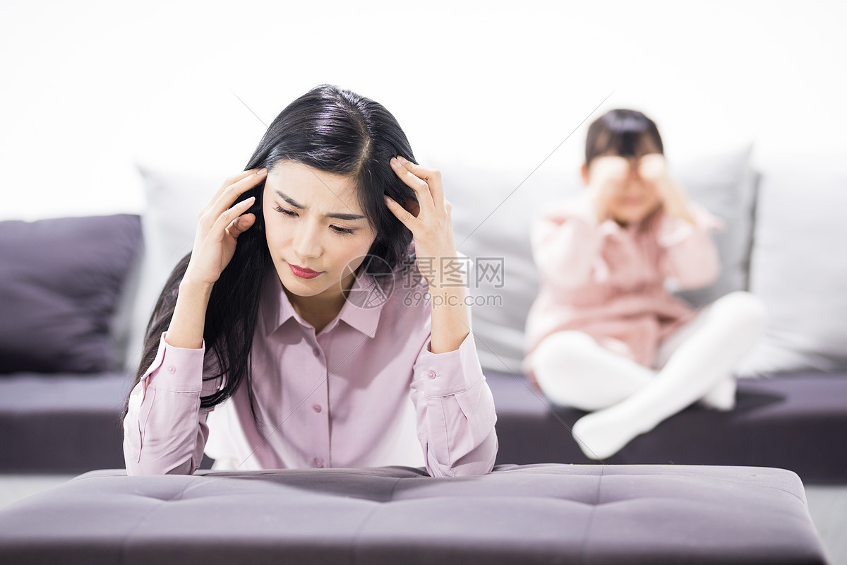 教育孩子头疼的妈妈