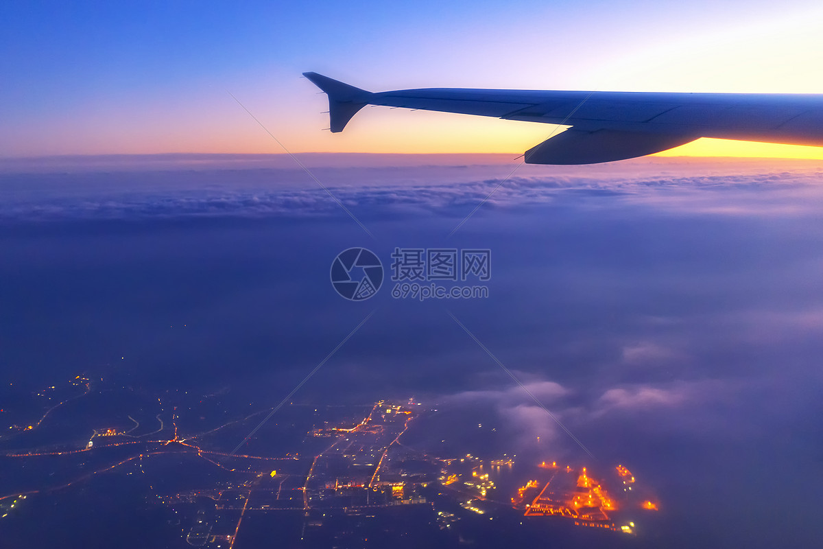 飞行在城市上空的飞机摄影高清jpg图片免费下载_编号z2ohnk6lv_图精灵