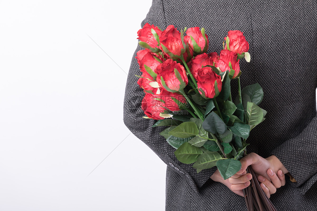 手拿着玫瑰花开心的女孩图片图片素材-编号24545851-图行天下