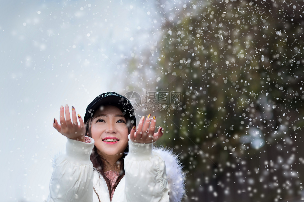 照片 人物情感 雪景中的白衣女孩jpg 1200_800