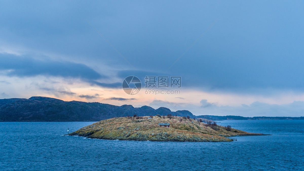 海上的小岛jpg