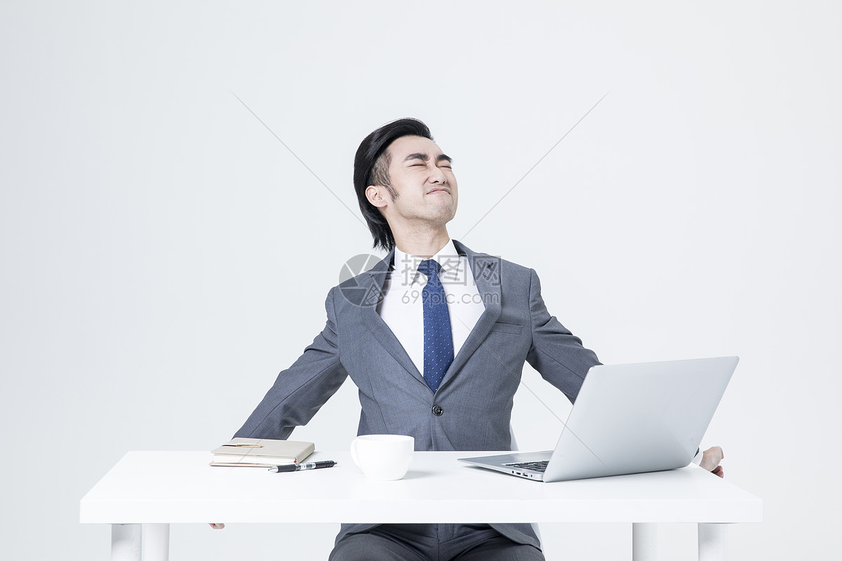 工作疲惫的商务男士