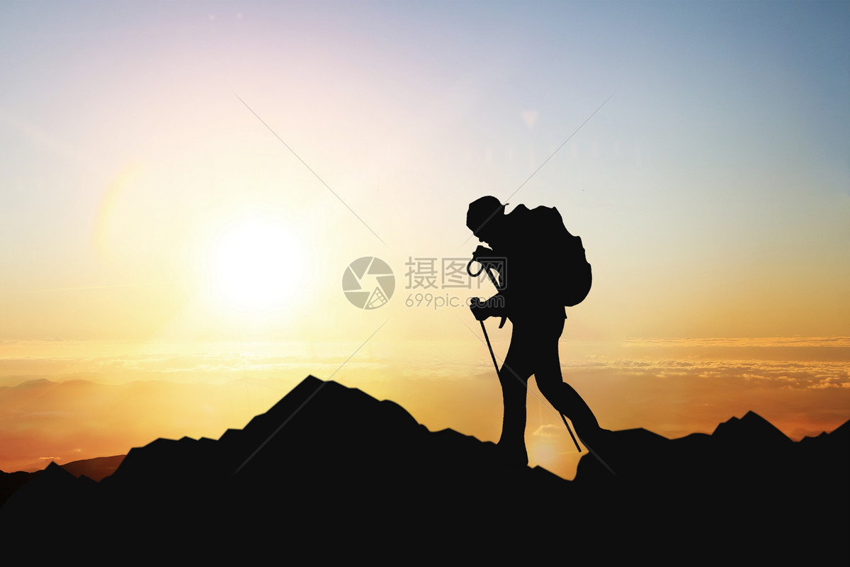 攀登的人物剪影