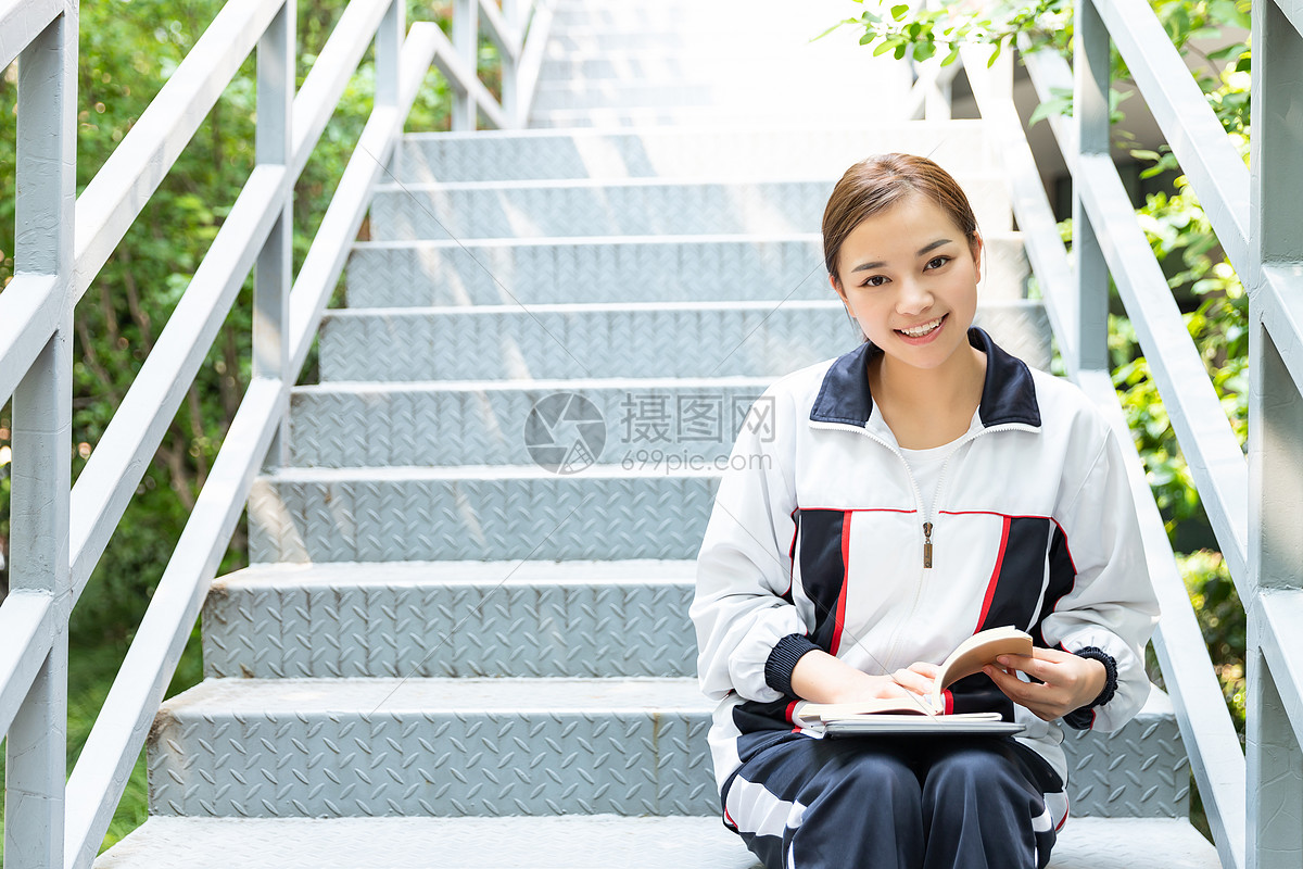 高中生校园楼梯学习图片素材_免费下载_jpg图片格式