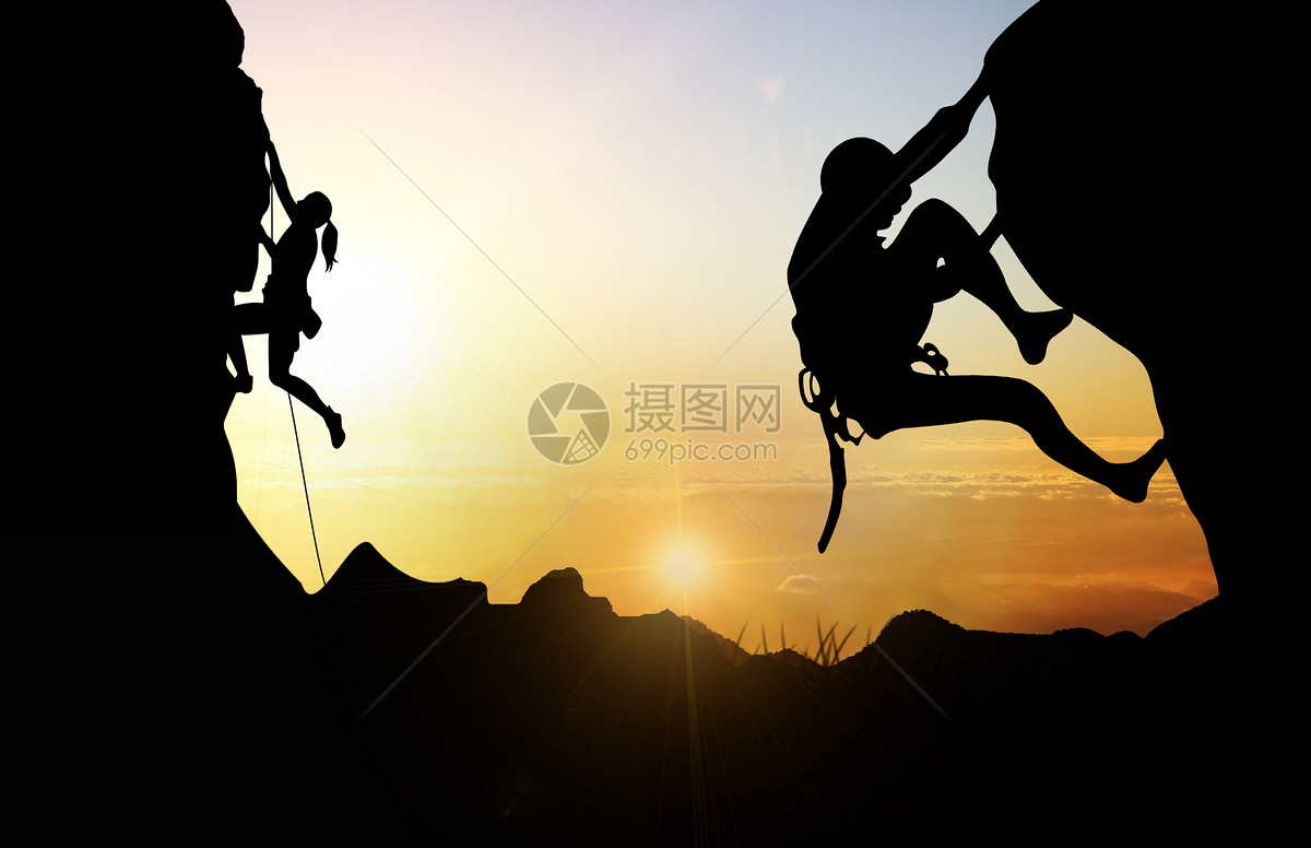 登山的人物剪影