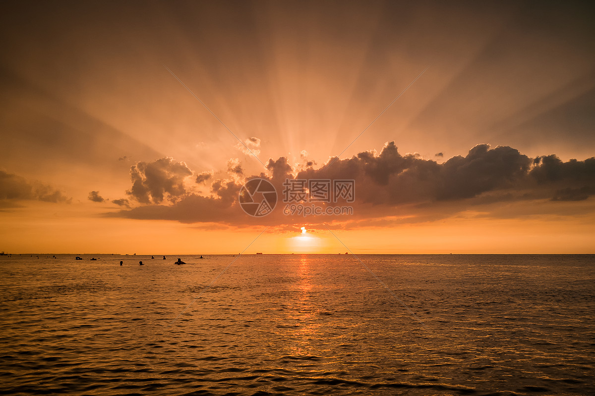 照片 自然风景 海口海边日落耶稣光.